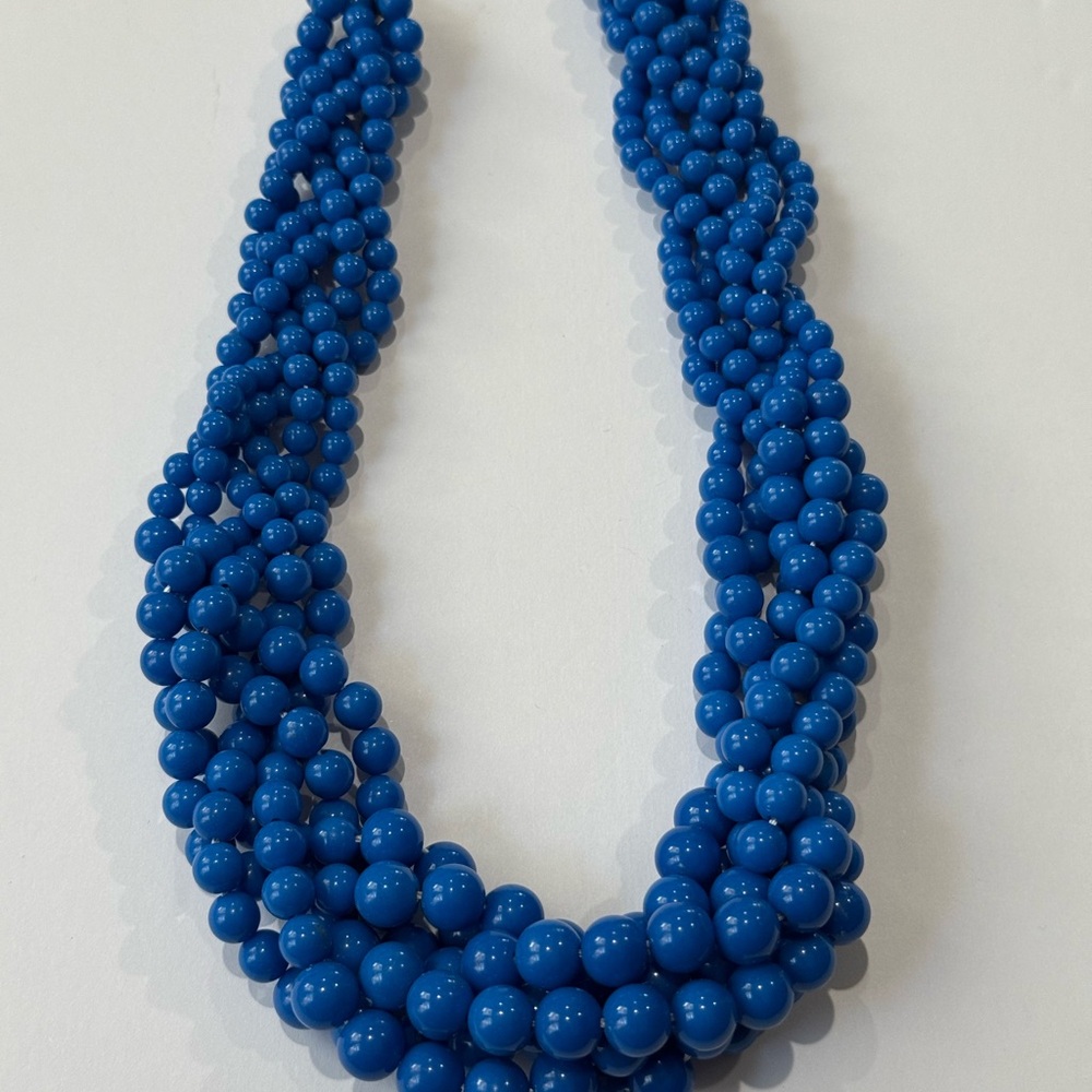 Elegant Blue Beaded Necklace